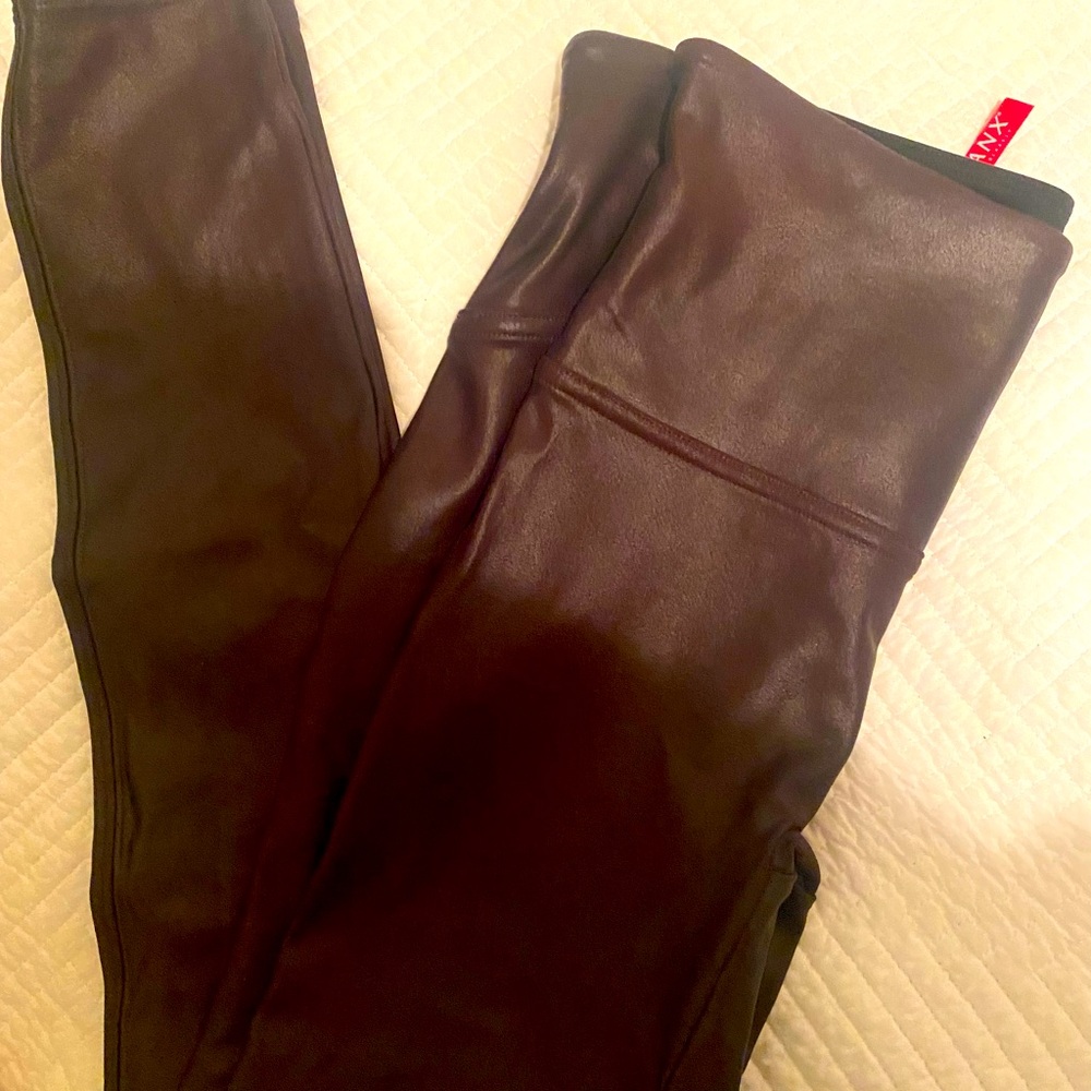 SPANX FAUX LEATHER LEGGINGS size M !!